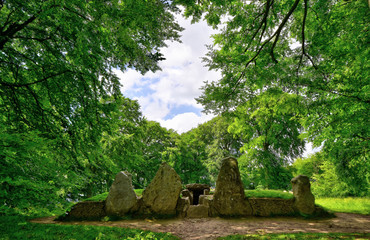 Wayland's smithy long barrow