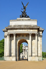 Fototapeta na wymiar Wellington Arch, Green Park in central London