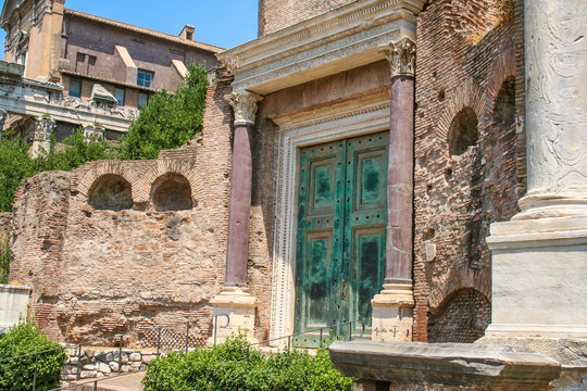 Templo de Romulo, Foro Romano, Roma, Italia