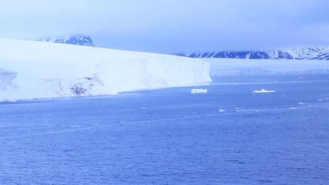 Islands and glaciers in the Both Strait, Franz-Joseph Land. 

