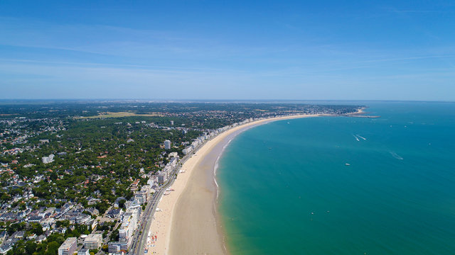 Photographie a&eacute;rienne de la c&ocirc;te Atlantique de La Baule Escoublac et Pornichet, France