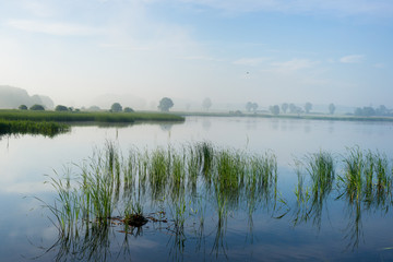 Wiosna nad wodą