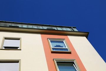 Fototapeta na wymiar Modern facade on a sunny day
