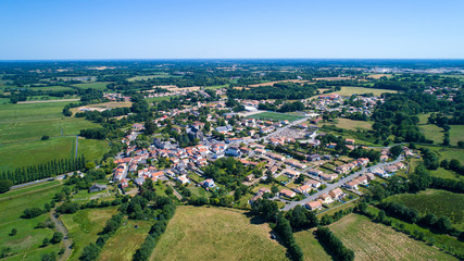 Photographie aérienne du village de Rouans en Loire Atlantique - obrazy, fototapety, plakaty