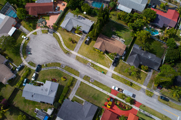 Aerial image of a cul-de-sac in a residential neighborhood - obrazy, fototapety, plakaty