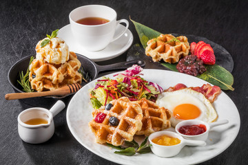 ワッフル　ベルギー料理　Waffle Belgium dish