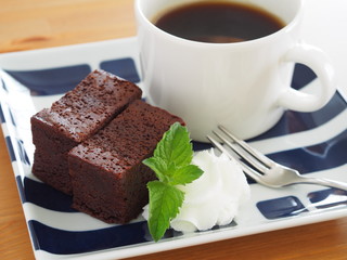 チョコレートケーキとコーヒー