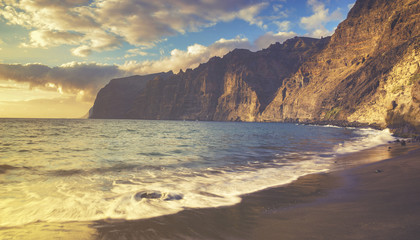 Fototapeta na wymiar Sunset on the cliffs of Los Gigantes, Atlantic ocean, Tenerife
