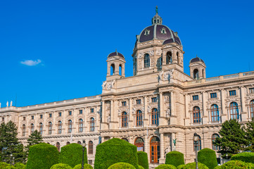 Fototapeta na wymiar View of famous Natural History Museum with park in Vienna, Austria