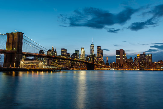 Brooklyn Bridge and Manhattan Skyline at night © Dennis