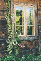 Fototapeta na wymiar Old house window
