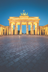 Obraz premium Brama Brandenburska nocą, Berlin, Niemcy