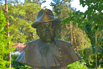 Statue writer in the park