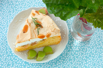Rhabarberkuchen mit Baiser