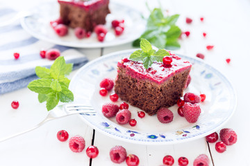 Raspberry red currant ribes cake