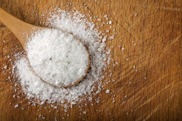 Coarse grained sea salt in spoon