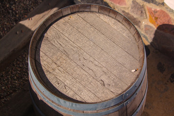 Wine barrel top cover