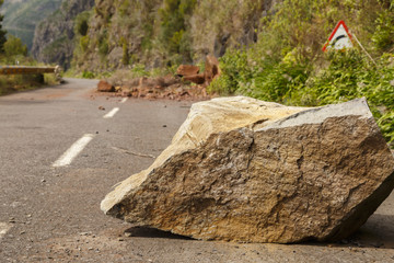 Straßenschaden - Steinschlag
