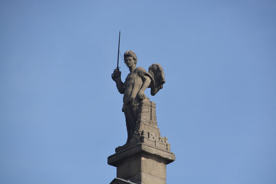 estatua de un ángel 