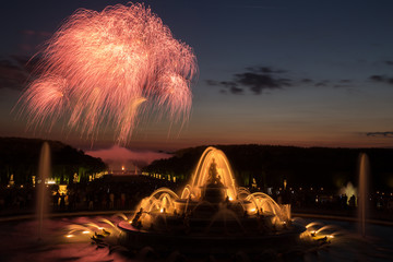 Feuerwerk über dem Park von Versailles