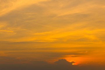 Fototapeta premium golden sky at the sunrise for background