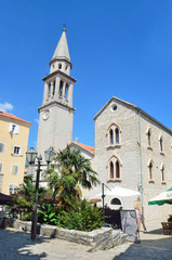 Fototapeta na wymiar Черногория, город Будва. Церковь Святого Иоанна в старом городе