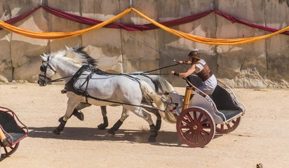 Course de char, reconstitution.