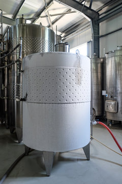 Modern wine fermentation tank cooled