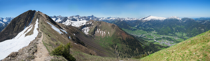 Gratweg am Fellhorn mit Blick ins Kleinwalsertal, Allgäuer Alpen