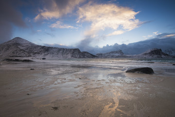 Fototapeta na wymiar Lofoten islad in the winter