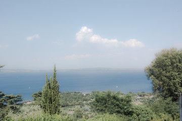 Fototapeta na wymiar panorama del lago di Bracciano