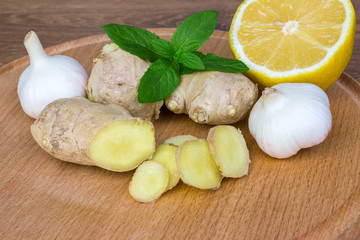 Alternative Medicine with Lemon, Ginger and Garlic