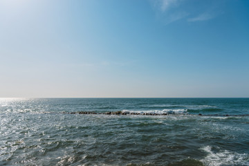 煌めく海面の風景