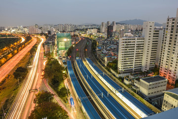 Fototapeta na wymiar railway in seoul, korea, city skyline