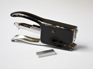 Metal Stapler with Staple