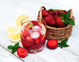 Lemonade with strawberries