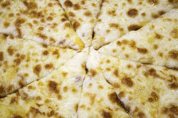 Pizza four cheeses