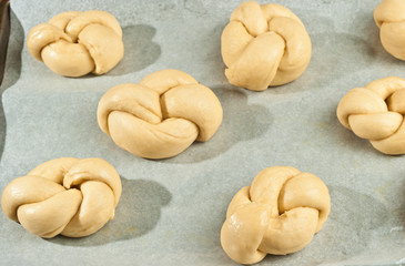 Preperation for baking organic, knotted rolls