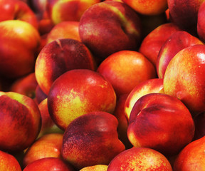 Fototapeta na wymiar peaches on market