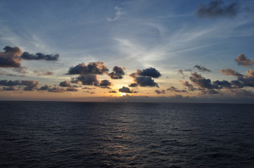 atardecer puesta de sol alta mar