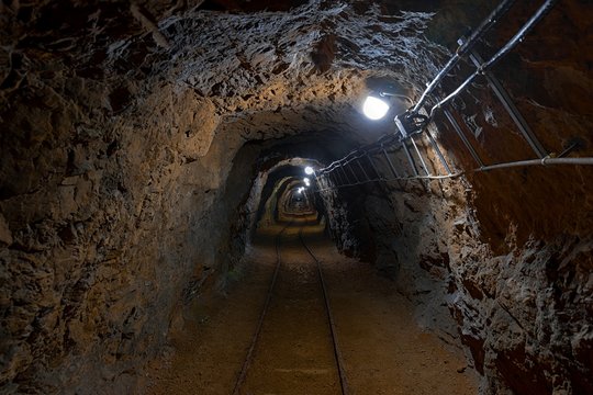 Underground mine passage angle shot