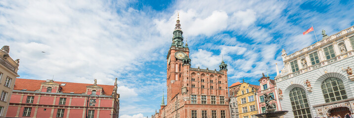 Langer Markt mit dem Rechtstädtische Rathaus und Danziger Artushof Gdańsk (Danzig) pomorskie...
