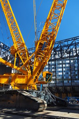 Big crane (large)