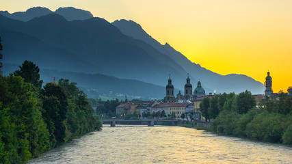 Innsbruck zu Sonnenaufgang
