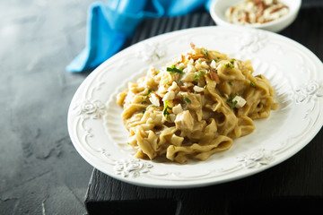 Noddles with peanut butter sauce and chicken