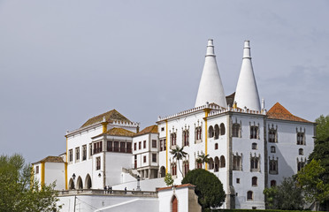  Palácio Nacional de Sintra (auch Palácio Nacional oder Paço Real oder Palácio da Vila genannt, zu Deutsch Nationalpalast von Sintra) ehemaliger königlicher Palast, Sintra, Portugal, Europa