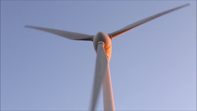 Unterhalb Windkraftanlage Windrad