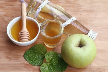 apple cider vinegar with honey