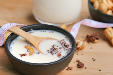 healthy granola with cashew