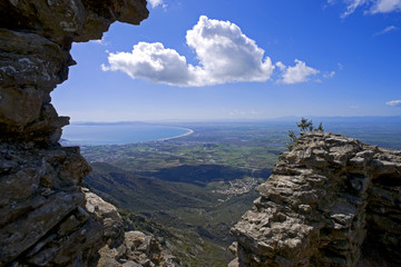 Castillo en ruinas de San Salvador de Verdera en la zona noreste de la costa brava en Girona Cataluña España